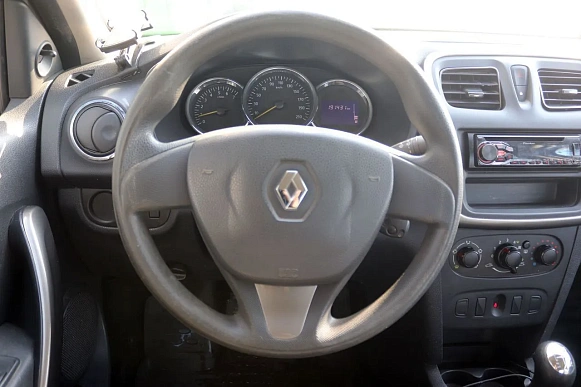 Купить Рено Логан 2015г.