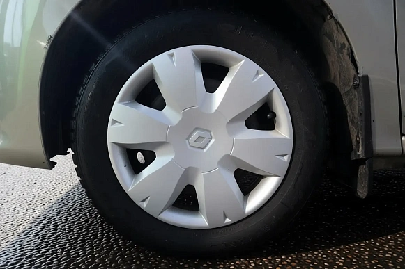 Купить Рено Логан 2015г.